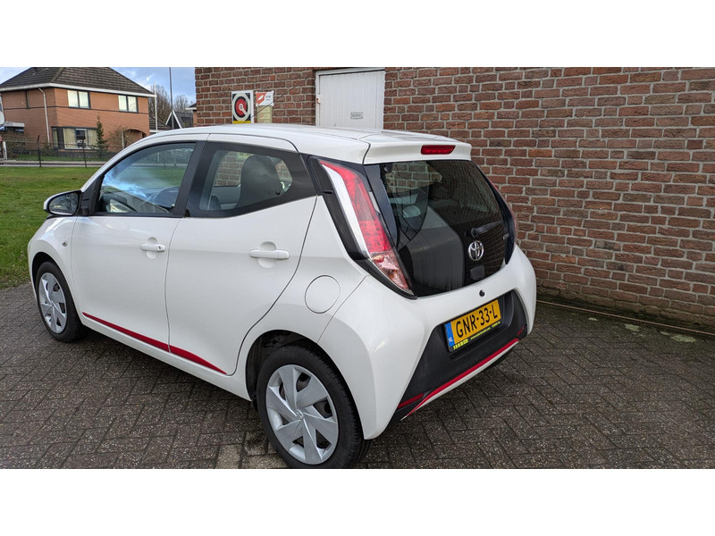 Toyota Aygo 1.0 VVT-i X- airco - bluetooth - 1.0 VVT-i X- airco - bluetooth