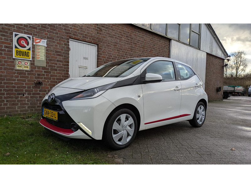 Toyota Aygo 1.0 VVT-i X- airco - bluetooth - 1.0 VVT-i X- airco - bluetooth