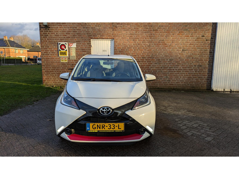 Toyota Aygo 1.0 VVT-i X- airco - bluetooth - 1.0 VVT-i X- airco - bluetooth