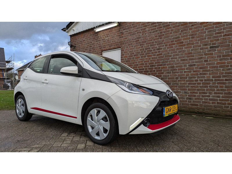 Toyota Aygo 1.0 VVT-i X- airco - bluetooth - 1.0 VVT-i X- airco - bluetooth