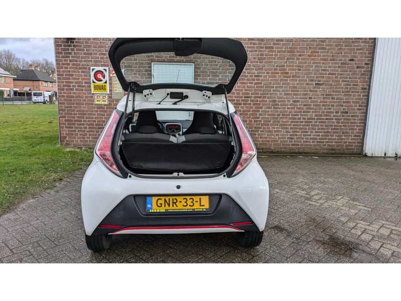 Toyota Aygo 1.0 VVT-i X- airco - bluetooth - 1.0 VVT-i X- airco - bluetooth