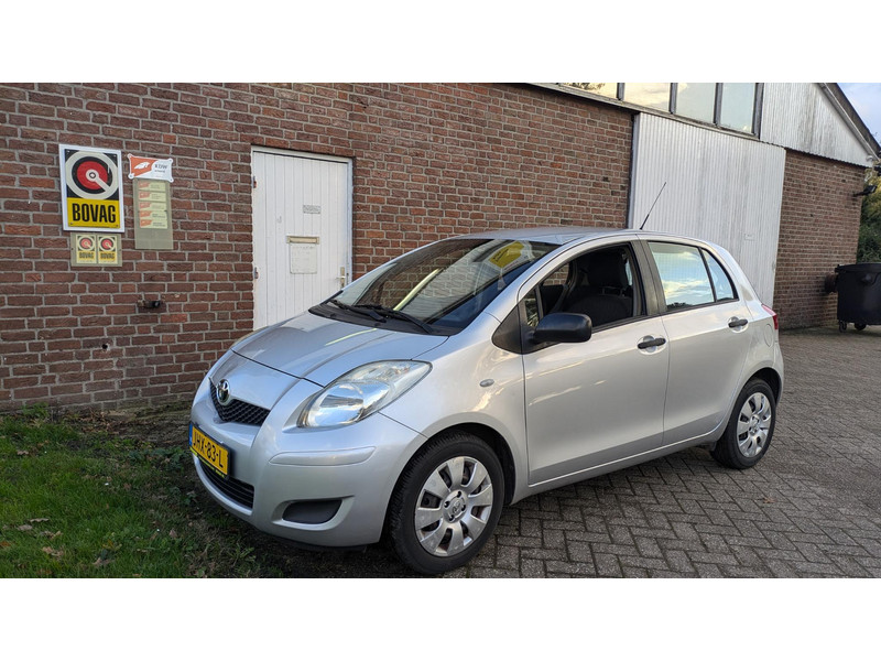 Toyota Yaris 1.3 VVTi - airco - 5 drs. - 2e eign. - 1.3 VVTi - airco - 5 drs. - 2e eign.