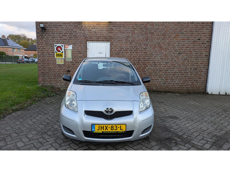Toyota Yaris 1.3 VVTi - airco - 5 drs. - 2e eign. - 1.3 VVTi - airco - 5 drs. - 2e eign.