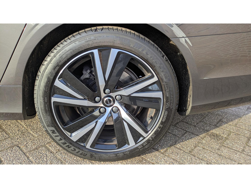 Volvo V90 2.0 T8 AWD Inscription - 2.0 T8 AWD Inscription