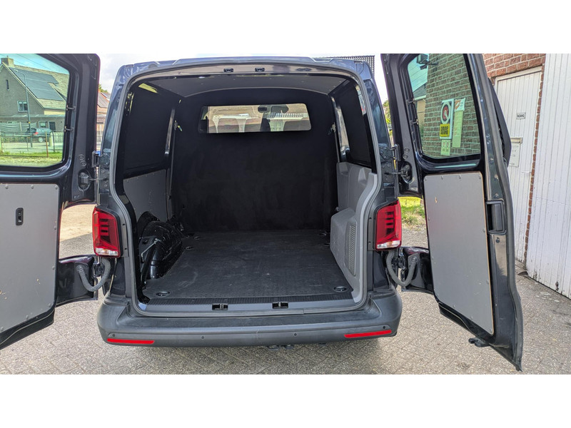 Volkswagen Transporter 2.0 TDI L2H1 DC - Aut. - Camera - - 2.0 TDI L2H1 DC - Aut. - Camera -