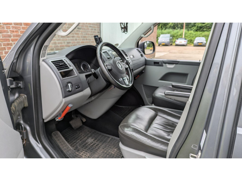Volkswagen Transporter 2.0 TDI L2H1 DC - Aut. - schuifd. L + R - 2.0 TDI L2H1 DC - Aut. - schuifd. L + R
